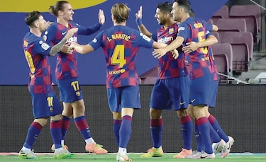 Barcelona gana y sigue con esperanzas al título de liga