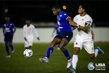 Árabe Unido y Universitario comandan la LPF