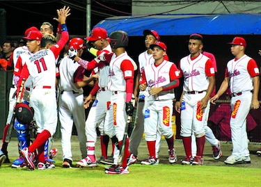 Los Santos y Coclé dominan el juvenil