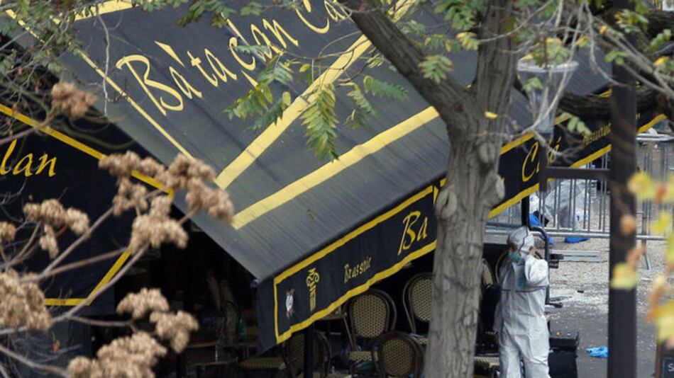 Siete 'terroristas' murieron en atentados de París; balance de víctimas aumentó a 129