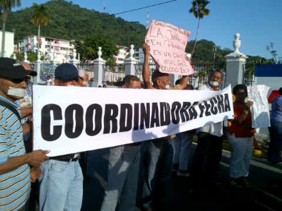 Protestan en el Cementerio Amador para exigir pago atrasados
