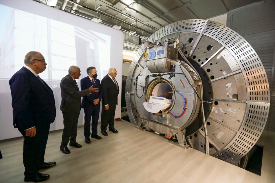 Inauguran hospital de cancerología en Ciudad de la Salud; 70% de pacientes con cáncer son asegurados