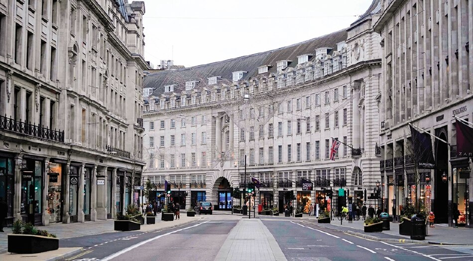 Vacunas llegan a una Europa semiconfinada y con miedo