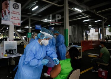 Hospitales privados aplican 38,744 vacunas anticovid en casi un mes
