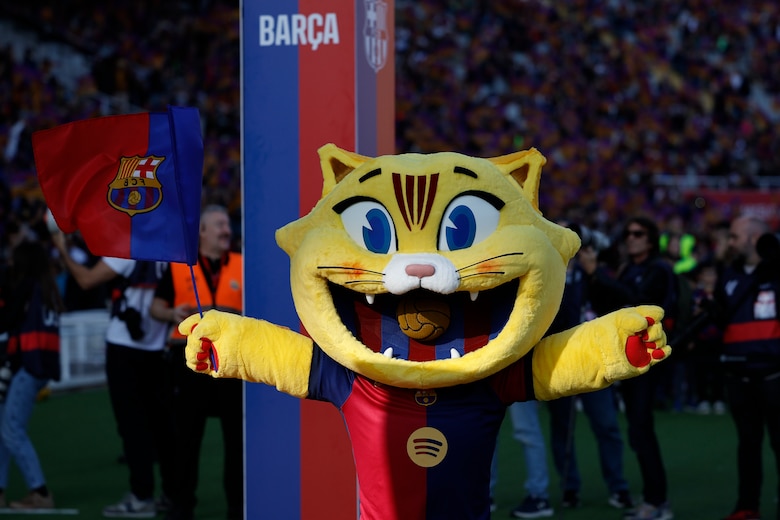 El Barça celebra sus 125 aniversario con el estreno de ‘Cat’, su nueva mascota oficial