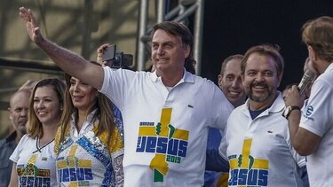 Jair Bolsonaro sustituye a su cuarto ministro en seis meses