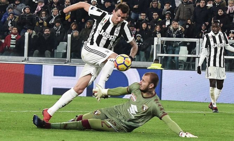 Juventus gana el derbi ante Torino y clasifica para semifinales