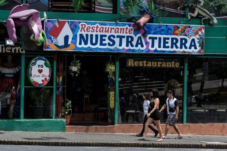 Por qué Costa Rica se convirtió en la nación con el mayor aumento de millonarios extranjeros en América Latina y qué efectos provoca en el país