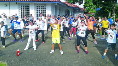 Carrera-caminata logró su misión social