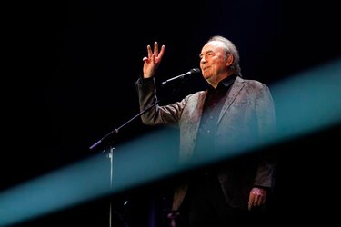 Joan Manuel Serrat se despide definitivamente de los escenarios