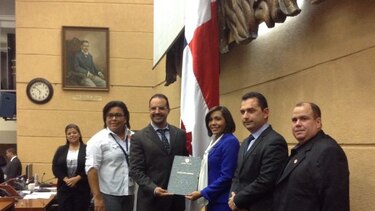 Aprueban en tercer debate la ley del Buen Samaritano