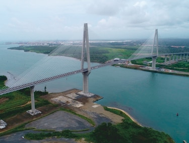 $1,345 millones adeuda  la ACP por obras de ampliación y el tercer puente en Colón