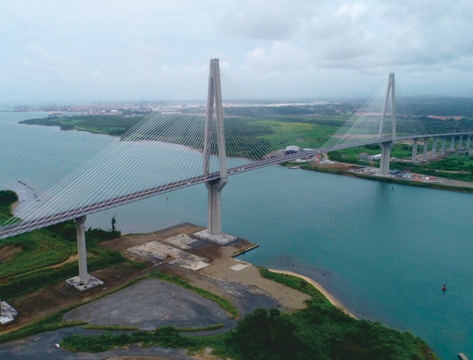 $1,345 millones adeuda la ACP por obras de ampliación y el tercer puente en Colón