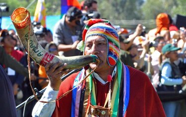 Indígenas invocan "espíritu" del mar en apoyo a demanda de Bolivia ante Chile