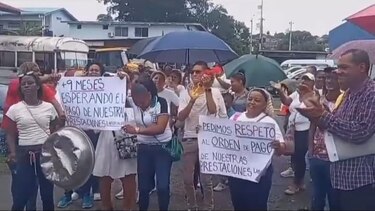 ‘Irma, devuélveme lo mío’, exfuncionarios protestan en el Municipio de San Miguelito