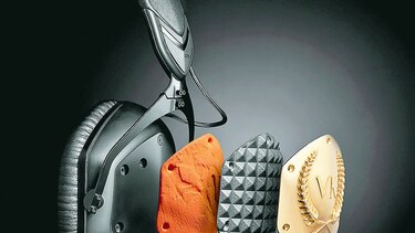 Auriculares con acentos metálicos
