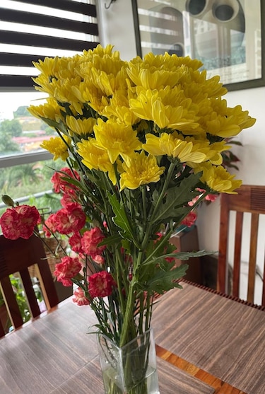 La historia detrás de regalar flores amarillas cada 21 de septiembre