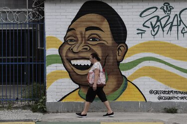Pelé conmociona el mundo con su partida y el fútbol declara al rey ‘eterno’