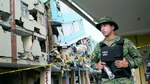 Familiares esperan hallar a seres queridos tras sismo en Ecuador