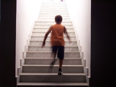 Investigadores vinculan subir escaleras a una vida más larga