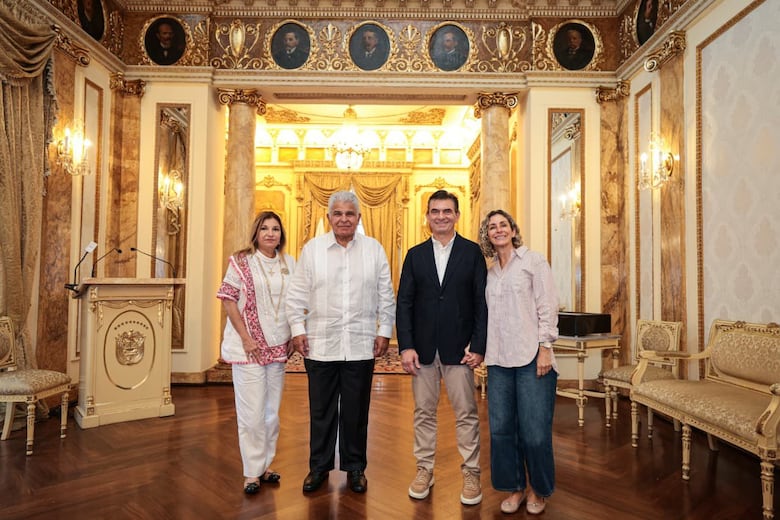 Mulino recibe al presidente electo de Bolivia, Rodrigo Paz, en el Palacio de las Garzas