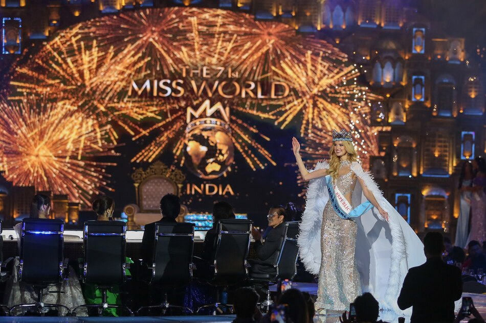 La checa Krystyna Pyszková es coronada Miss Mundo en India