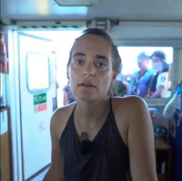 Detienen a capitana del navío humanitario Sea Watch al llegar a Lampedusa