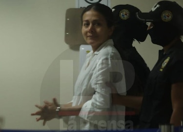 Imputan cargos y ordenan casa por cárcel a Zenia Vásquez de Palacios