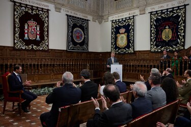 Felipe VI reaparece tras el incómodo reencuentro con su padre y le entrega un premio a Rafa Nadal