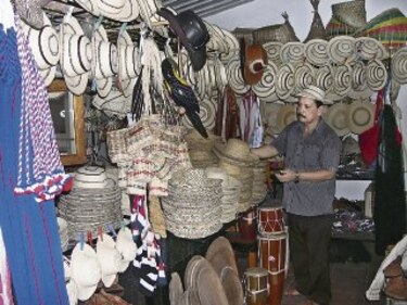 Artesanos fortalecen comercio
