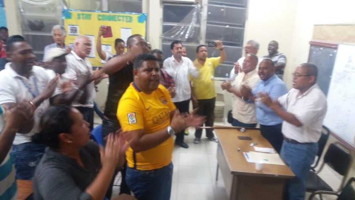 Reunión de dirigentes de Colón.