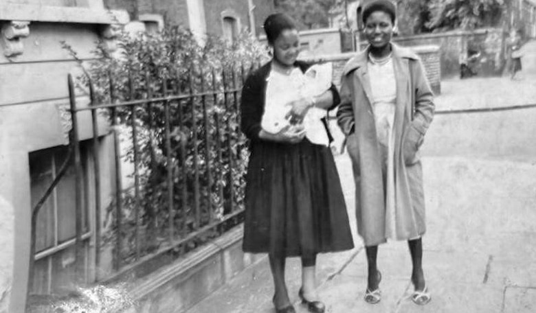 Ijeoma Uchegbu, la mujer que vivió con sus 3 hijas en un albergue para personas sin hogar y llegó a ser una reconocida científica