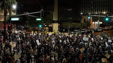 Arrestan a activistas de extrema derecha en protestas raciales en Las Vegas