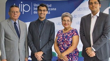 UIP firma convenio con Ayudinga para reforzar la excelencia académica