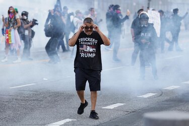 Más de 80 detenidos en protestas contra Trump en Los Ángeles, Denver, Portland y Dallas