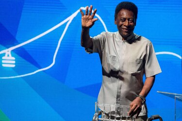 Pelé seguirá internado en hospital debido a infección urinaria
