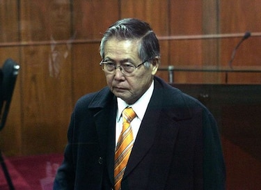 Fiscal pide 25 años de cárcel para Fujimori mientras se debate su indulto en Perú