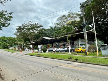 De edificio para civiles solteros a mercado de artesanías