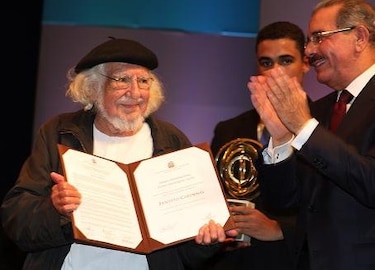 Ernesto Cardenal tilda de 'monstruosidad' la canonización de Juan Pablo II