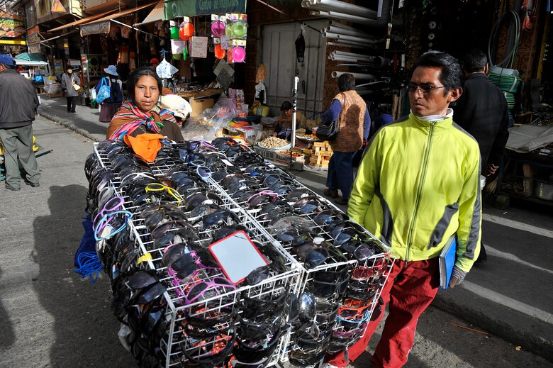 OIT alerta que desaceleración económica acentuará el desempleo global que aumentará a 5.8%