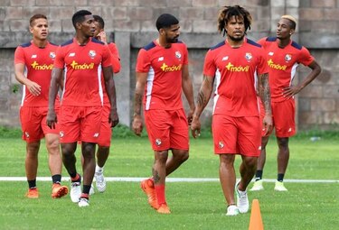 Panamá sale a poner fin al dominio tico