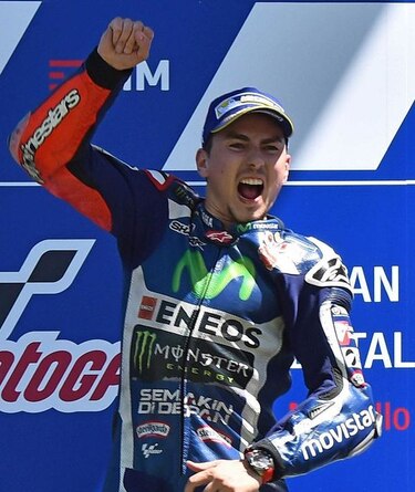 Un suspiro dio a Lorenzo la victoria ante Márquez