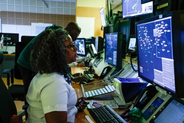 Formación y nuevas contrataciones buscan cerrar el déficit de controladores de tránsito aéreo