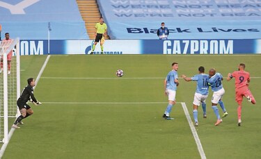 Zarpazo, Lyon y Manchester ganan
