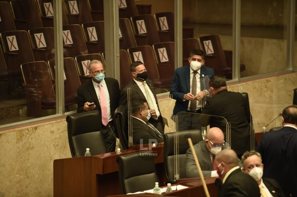 En la Asamblea se inicia nuevo período, anuncian a jefes de bancadas y Cenobia Vargas se estrena