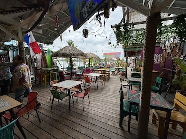 Isla Colón, hay tristeza en el paraíso