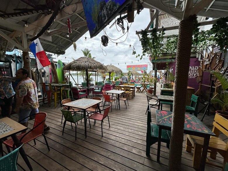 Isla Colón, hay tristeza en el paraíso