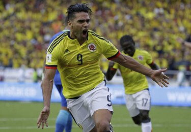 Bolivia vence a Chile 1-0; Colombia y Brasil empatan 1-1