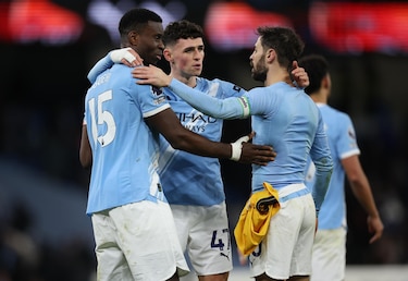 El Manchester City gana sin Haaland y presiona al Arsenal