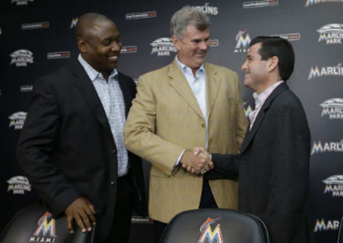 Dan Jennings, de gerente general a mánager de los Marlins